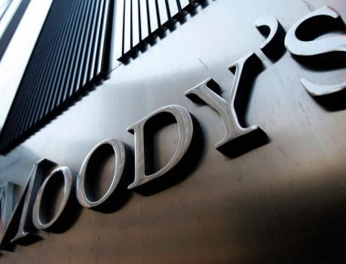 Moody's: Στην βαθμίδα Β3 αναβαθμίστηκαν πέντε ελληνικά προγράμματα ομολόγων